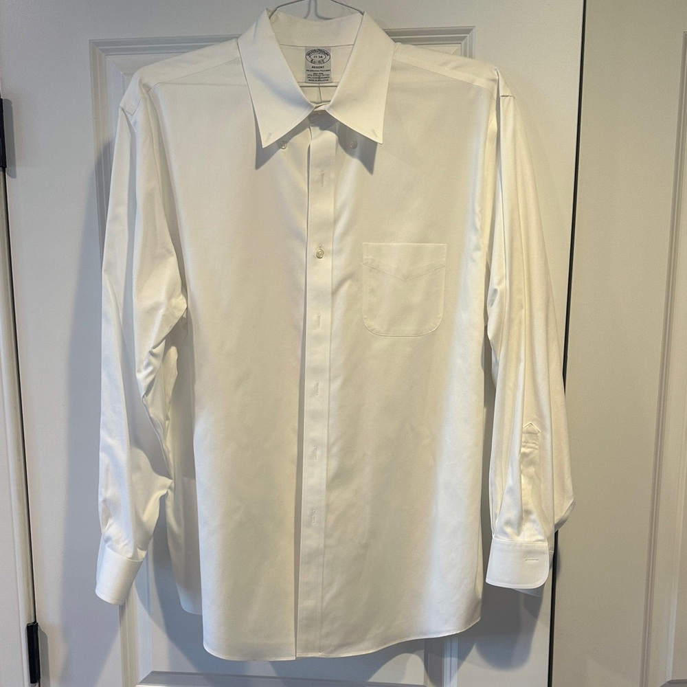 Brooks Brothers Classic Regent, White Men's Shirt. 17-34